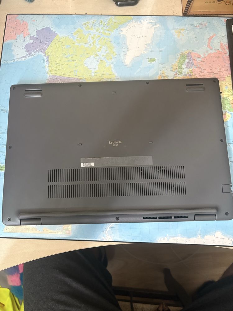 Лаптоп Dell Latitude 3550