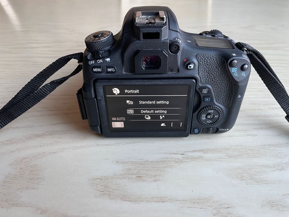 Canon EOS 760D + обектив