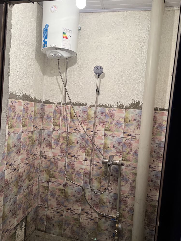 Сдам 3комнатную квартиру,горячяя вода душ в 2 этажном общежитие
