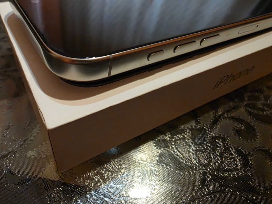 iPhone 16 Pro Max 256GB White