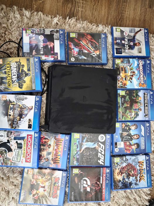 Consola ps4 cu 3 controlere si jocuri