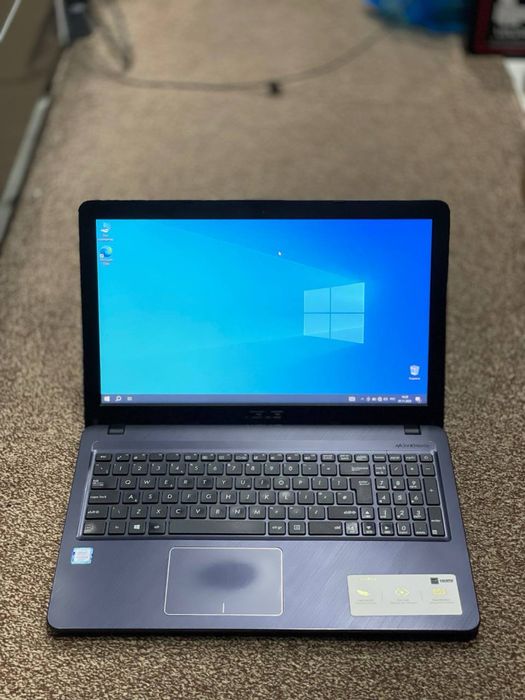 Asus Vivobook Core i3