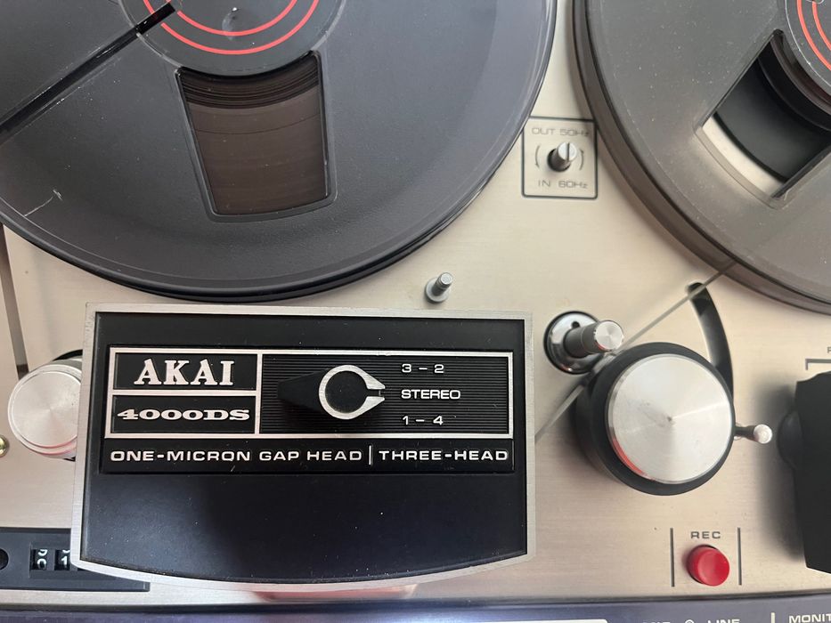 Vintige magnetofon akai 4000 DS