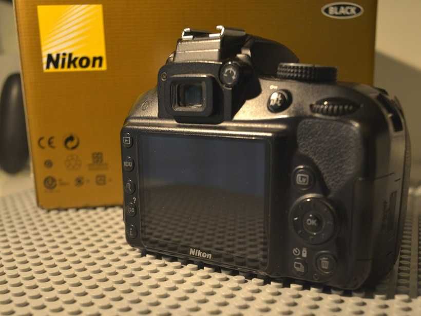 DSLR Nikon D3300 obiectiv Nikkor 50 f1.8 G Special Edition