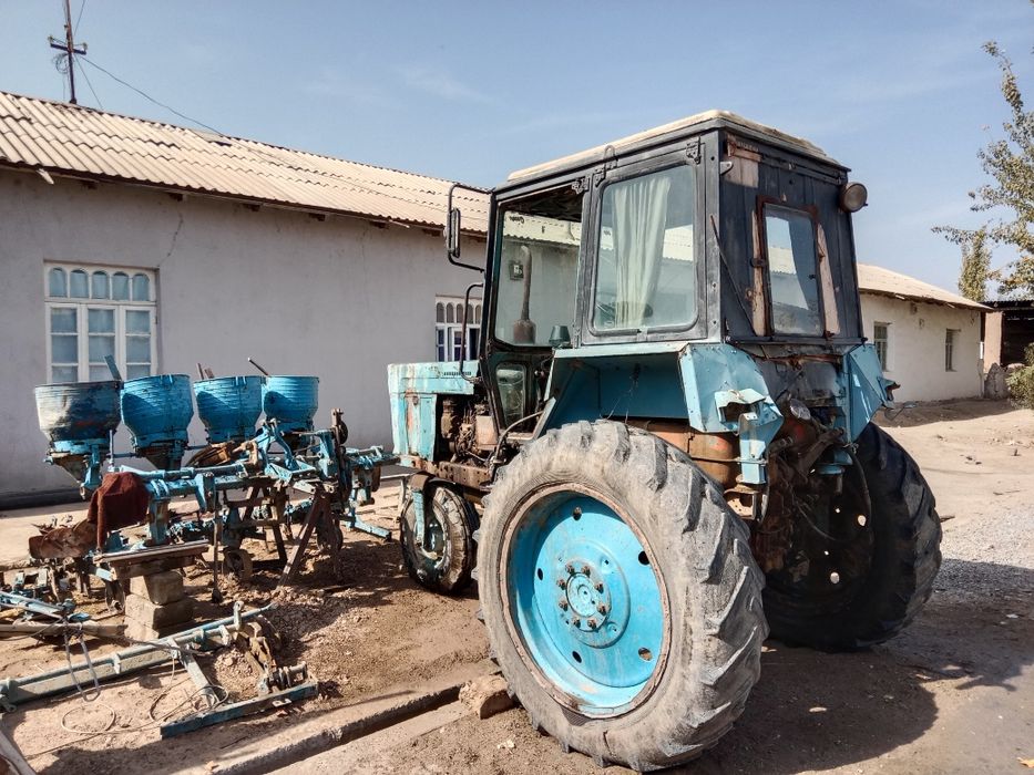 Traktor MTZ Sotiladi