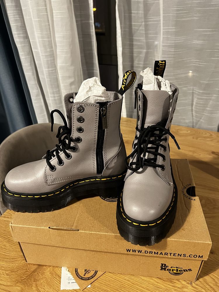 Dr. Martens jadon III boot pisa leather platform grey.