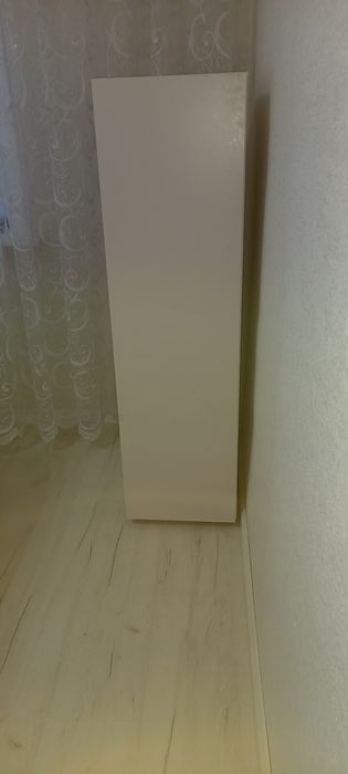 Продам новый узкий шкаф белого цвета