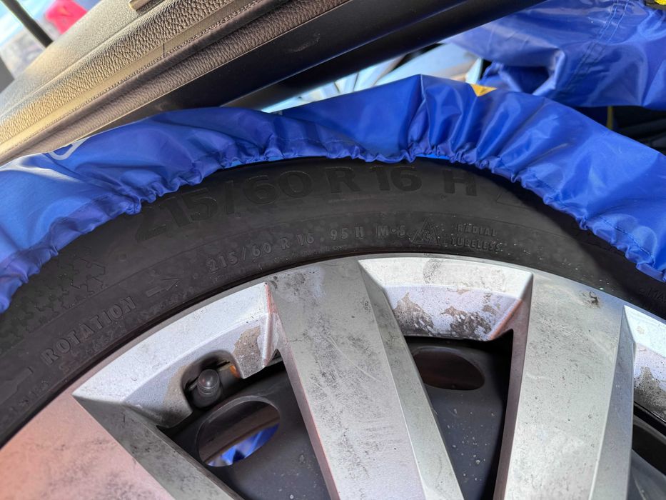 Cauciucuri iarna DOT 2024 Continental 215 60 R16 + jante 5x112