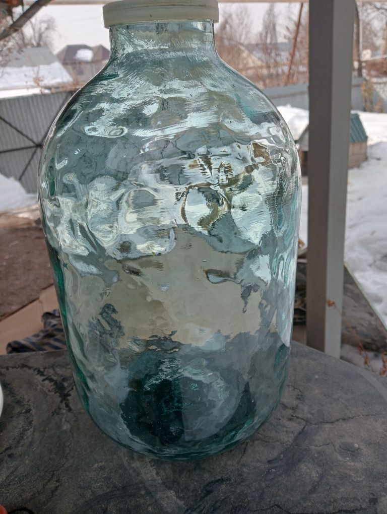Бутыль стекяный.