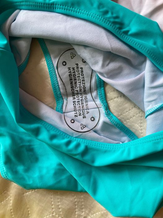 Бански с дълбока талия