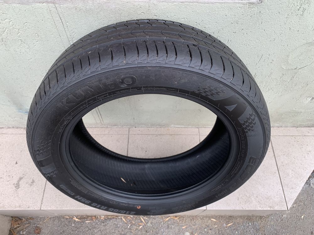 Vand 4 anvelope vara KUMHO dot: 36\22 - dim: 215 55 18