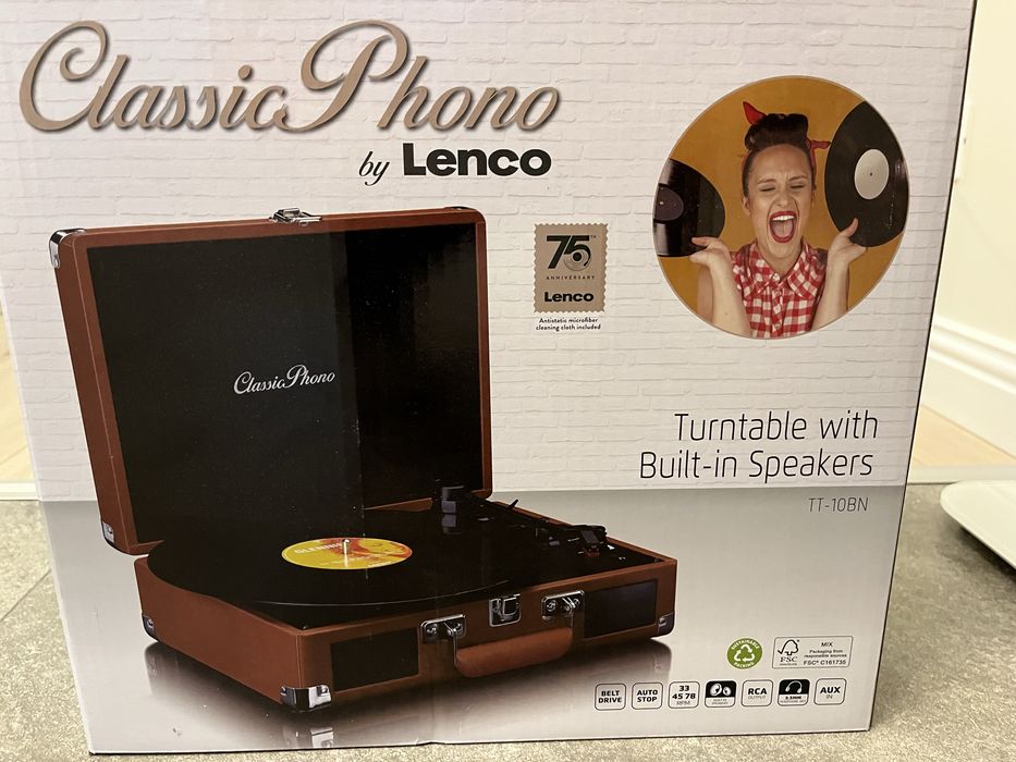 Pick up Lenco cu boxe integrate