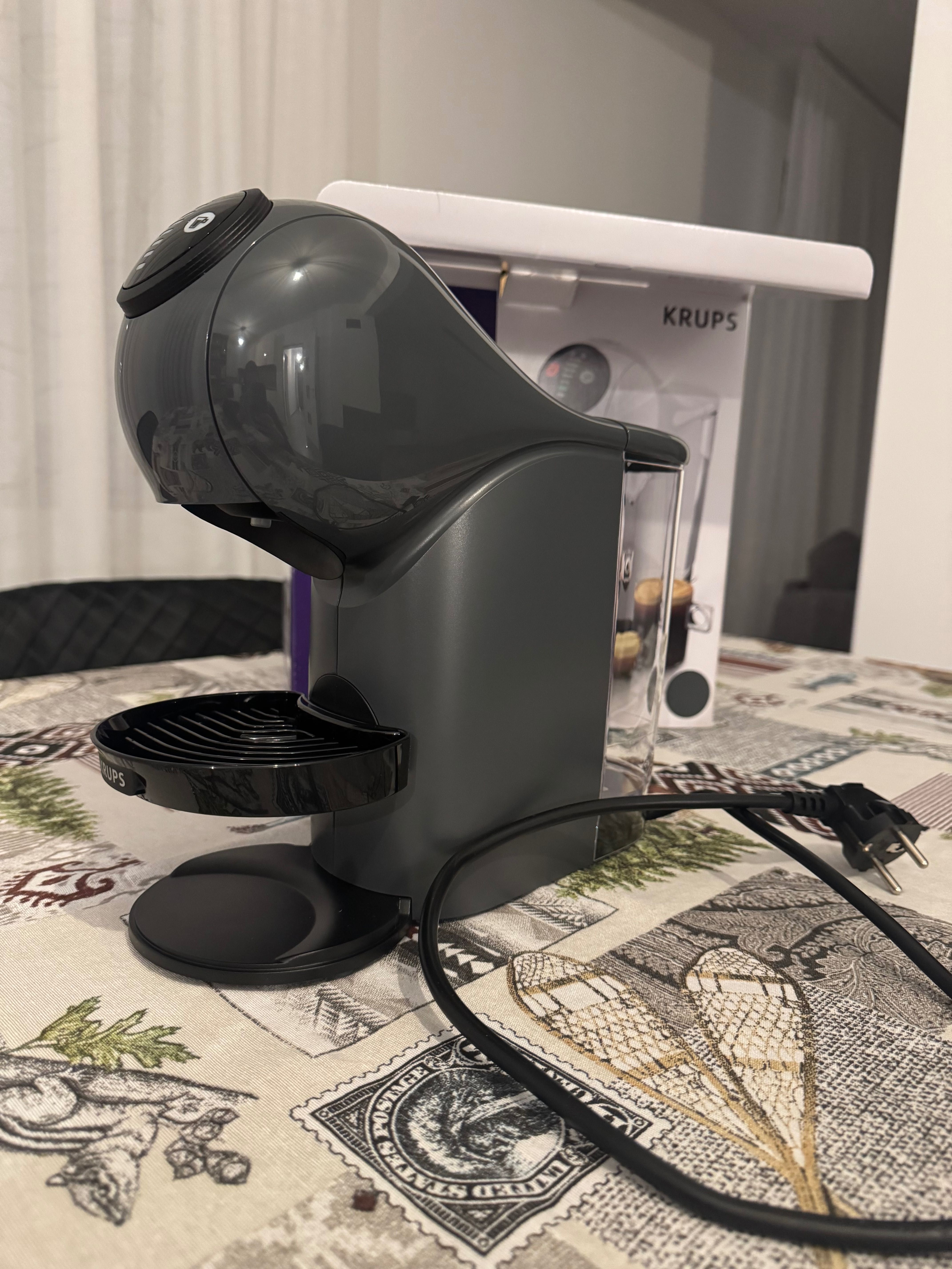 Тъмносива кафемашина Nescafe Dolce Gusto Genio S