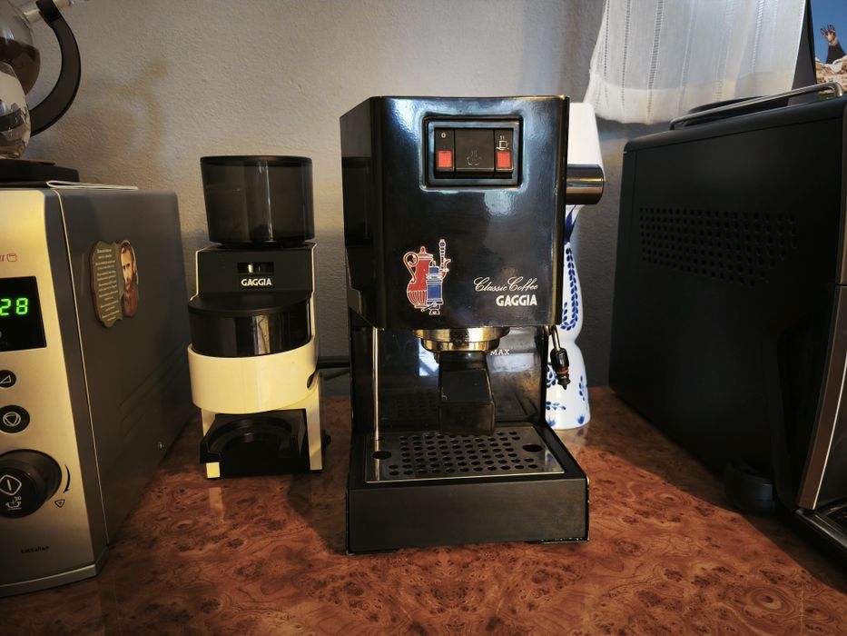 Set espressor Gaggia Classic si rasnita Gaggia