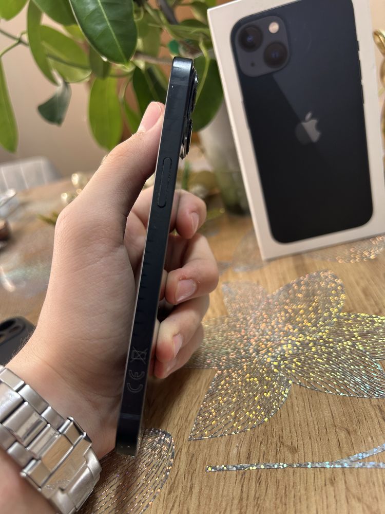 Iphone 13 128GB + подарък калъфи