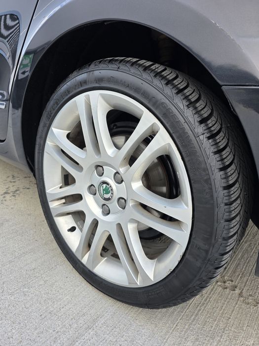 Skoda Superb 2.0 TDI 177 CP 4x4 – FULL OPTIONS – Piele crem