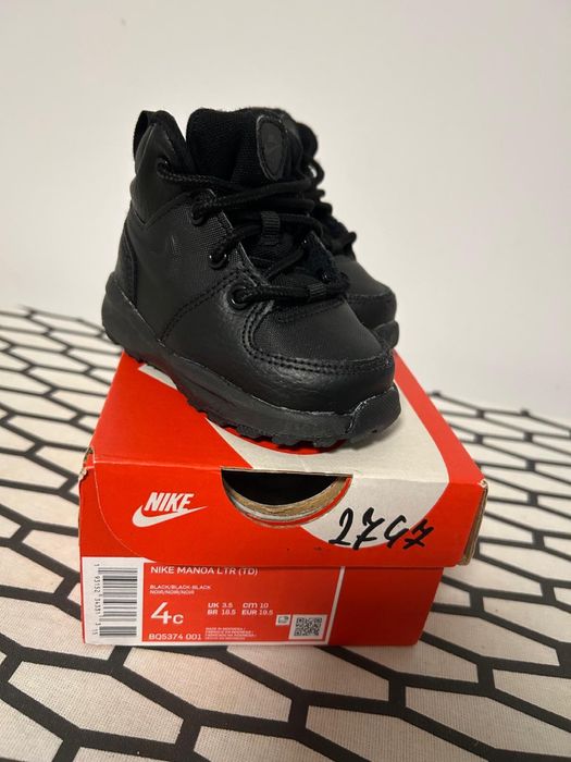 Adidasi ghete Nike Manoa