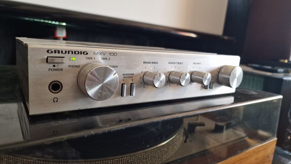 Preamplificator Grundig MVX 100