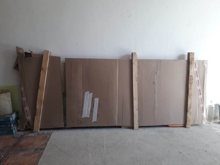 Новая хорошая дверь для душевой