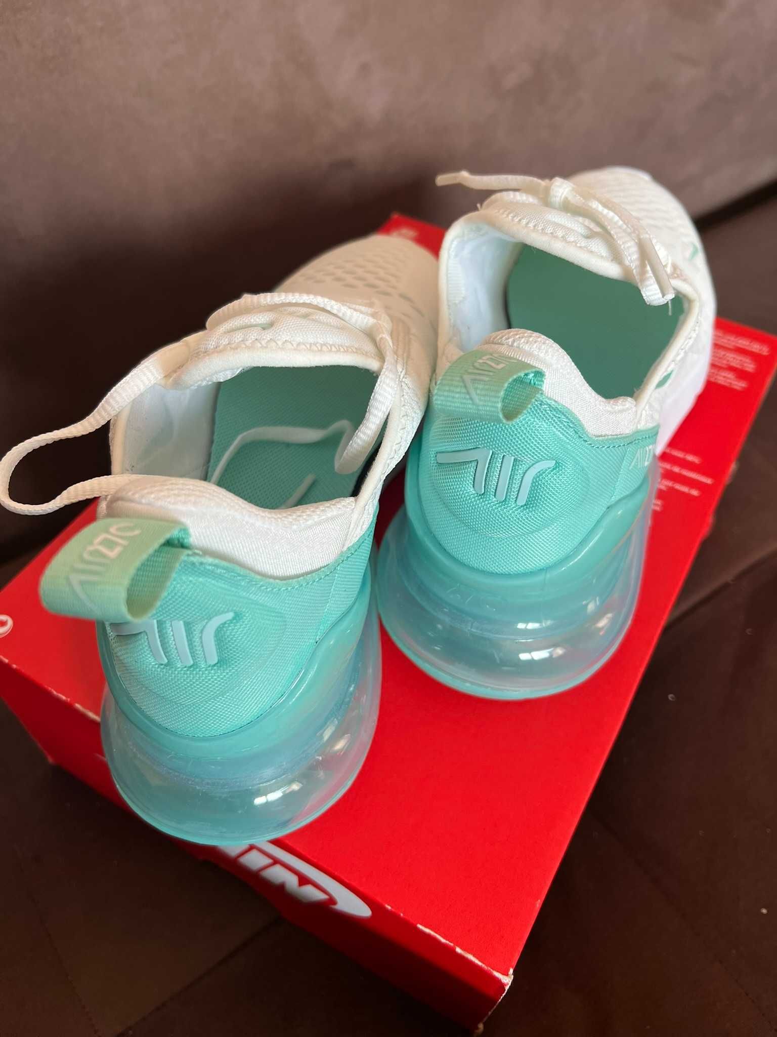 Маратонки Nike air max 270