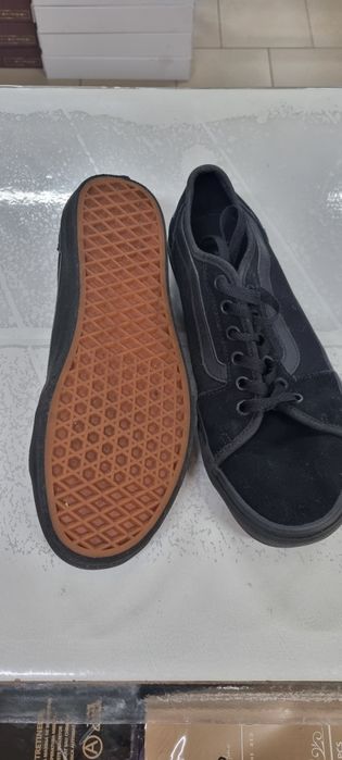 Vând tenesi vans  purtați 1 singura data!