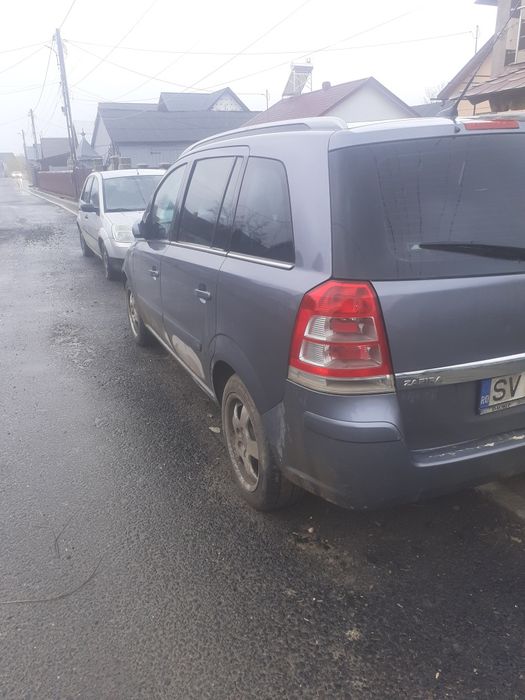 opel zafira 2007 2.400€