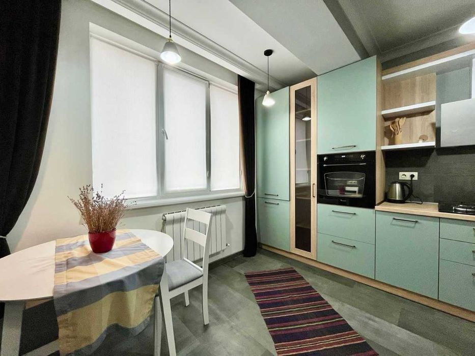 Дава се под наем Двустаен апартамент в София, Хладилника - 59 кв.м за 350 € - Снимка #1