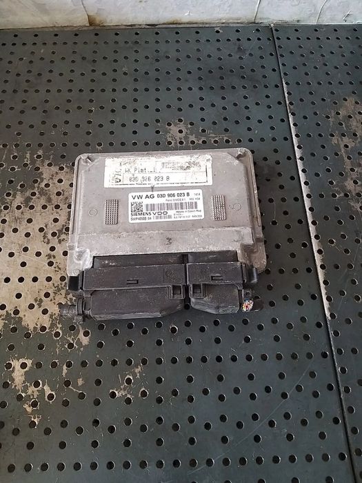 Ecu calculator motor 1.2 b vw polo 9n 03d906023b 5wp4050804