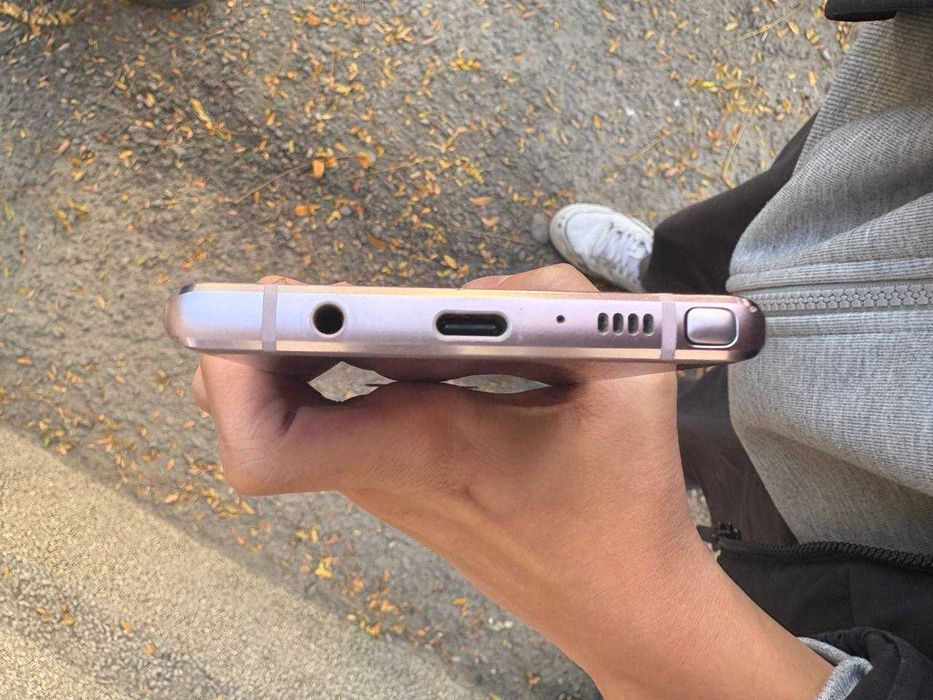 Продам Samsung Note 9