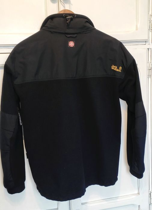 Geaca /jacheta Jack Wolfskin Tech Fleece Windstopper