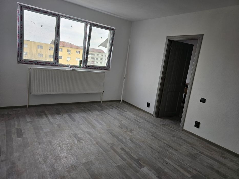 Targu Jiu Teilor Aleea Teilor 2 semidecomandate 68000 euro