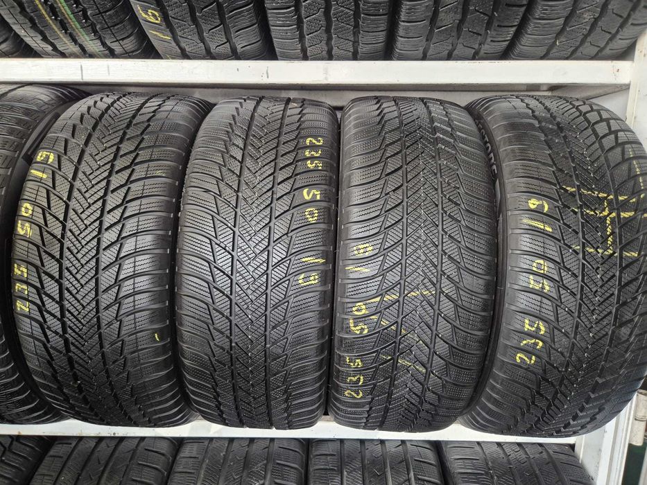Vând set anvelope iarna bridgestone 235.50.19