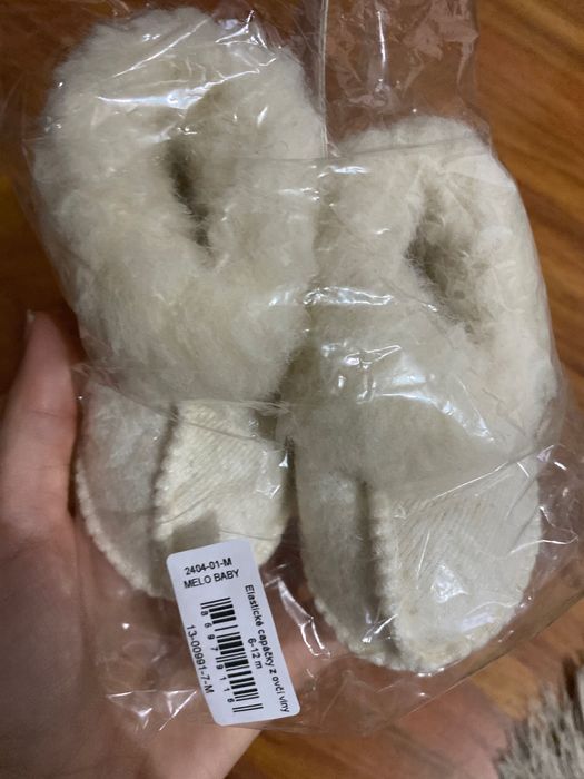 Botoșei lână mărimea 0-6 luni