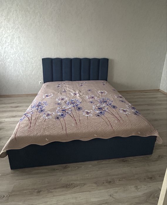 Продам двуспальную кровать