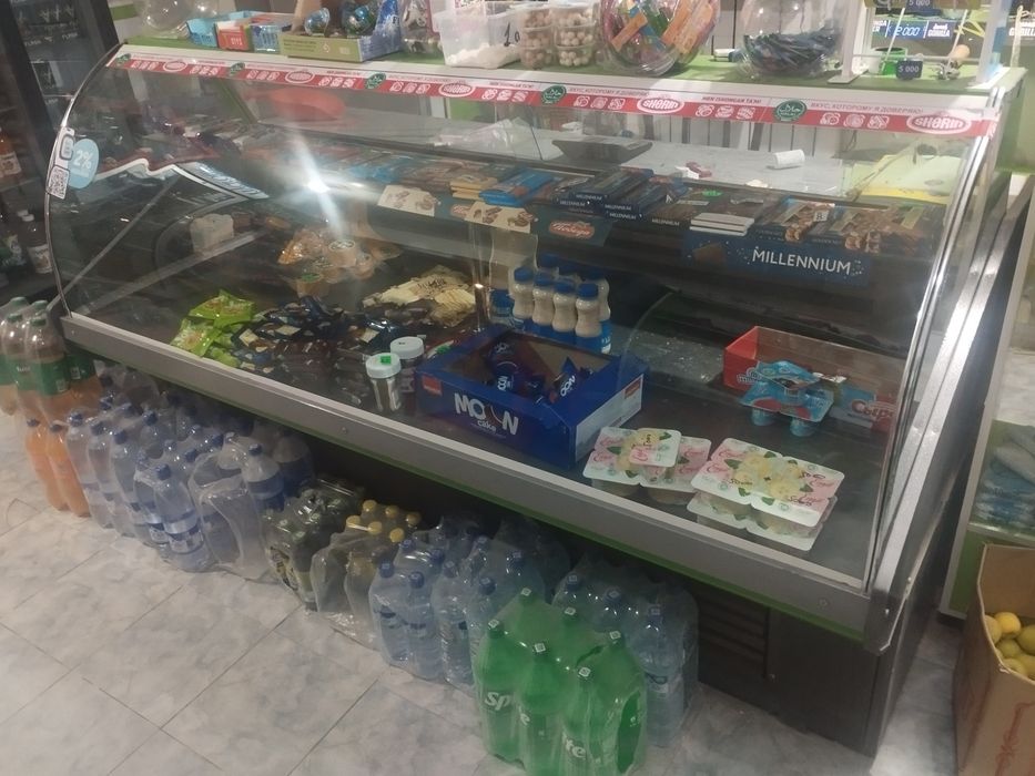 Витрина холодильник EMBRAGO