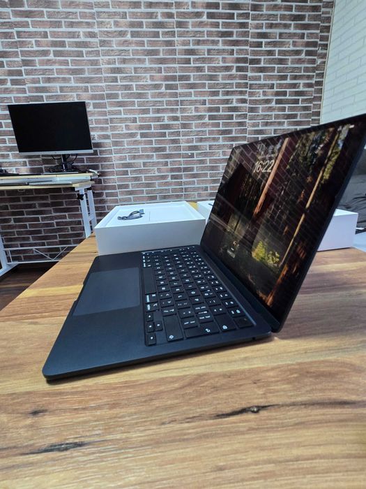 НОВ Macbook air m3 16GB БАТ - 100%