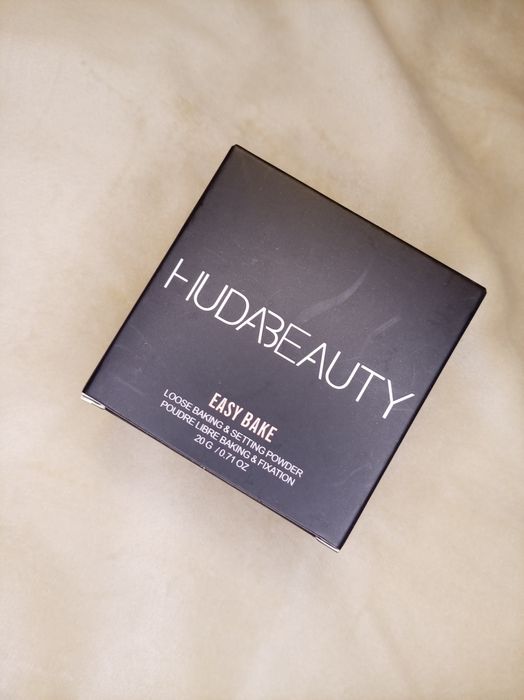 Huda Beauty Easy Bake