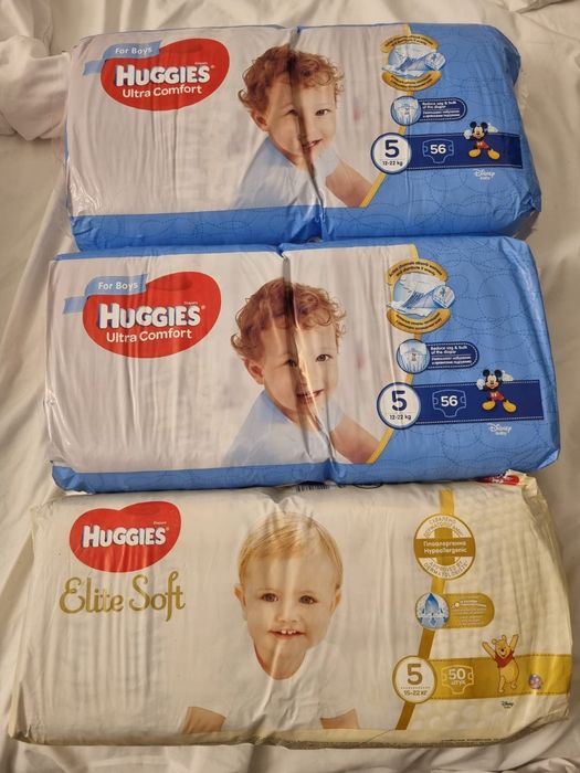 Pampers  Huggies