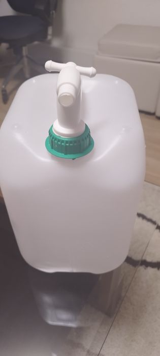 Canistra de apa cu robinet