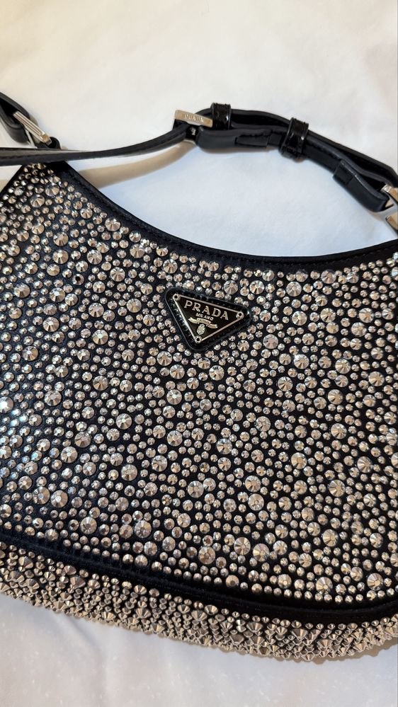 блестящая сумка prada
