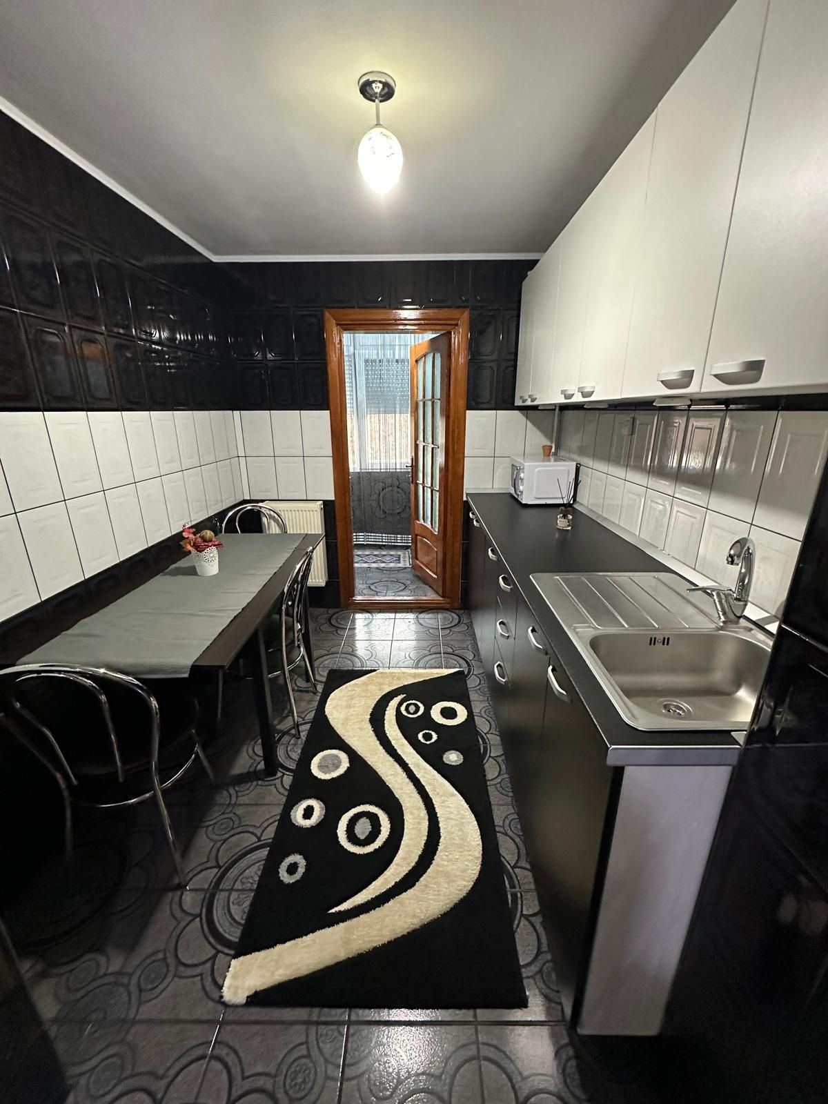 Apartament 3 camere central !!!