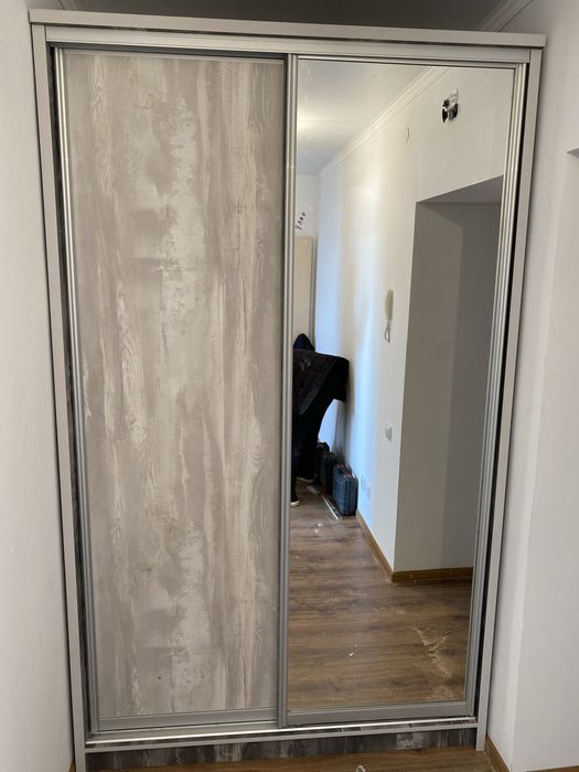 Продам шкаф в хоршем состояне