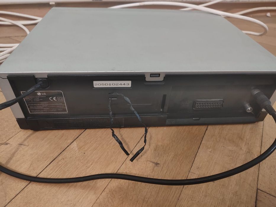 Vând VHS LG funcțional