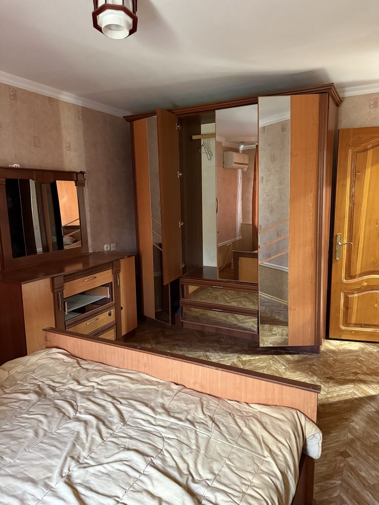 Сдается в аренду 3х ком.кв на 3 этаже Азиз базар