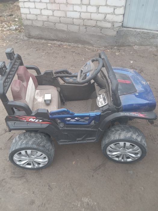 Детский машина мерседес