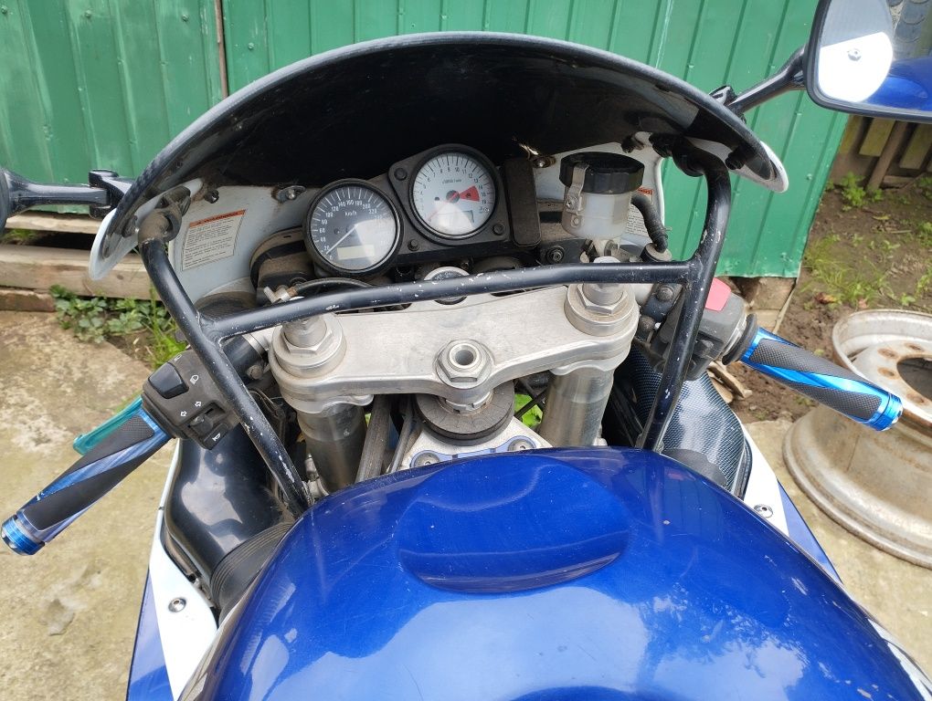 Suzuki gsx R750 srad