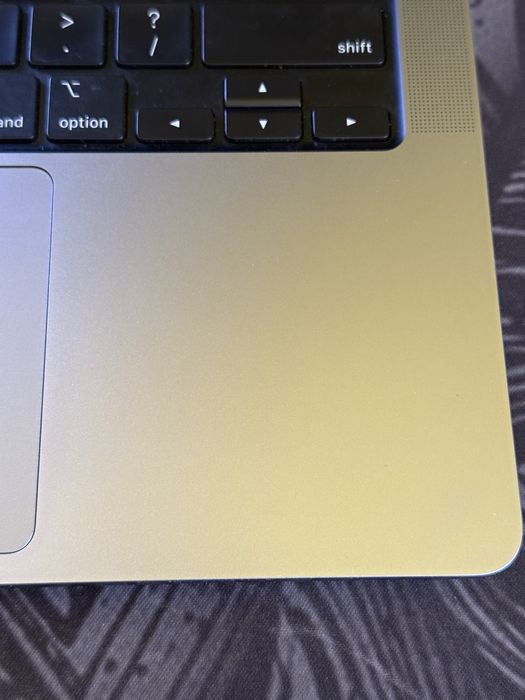 Apple MacBook Pro 2021 + Factura iStyle