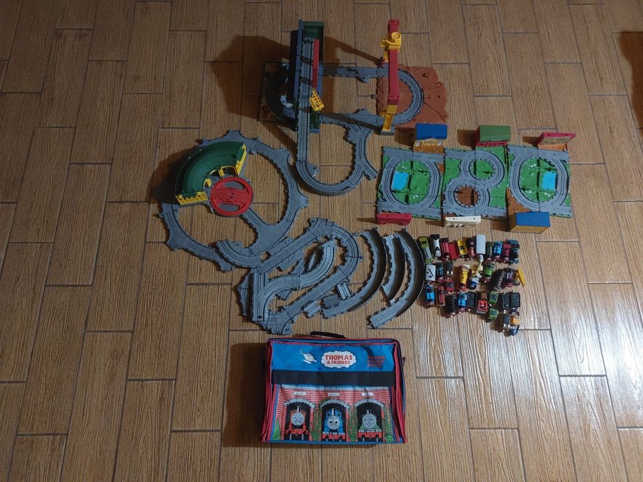 Gara/depou Thomas plus trenuri