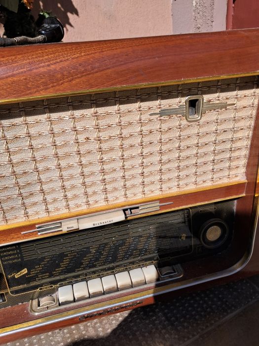 Aparat radio cu lămpi