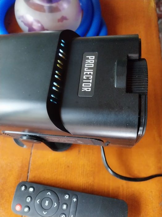 Video proiector cu android